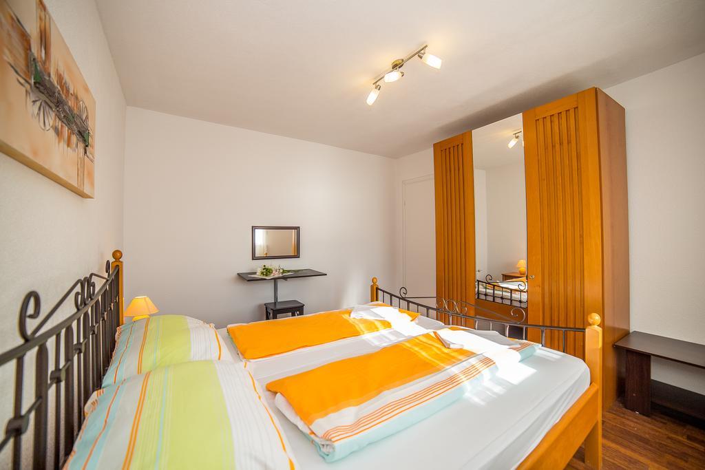 Apartments Kati Omis Exterior photo